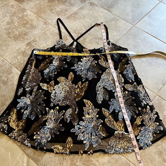 🆕 BB Dakota Felicity sequin scoop neck pullover lightweight tank top bla… - Picture 5 of 7